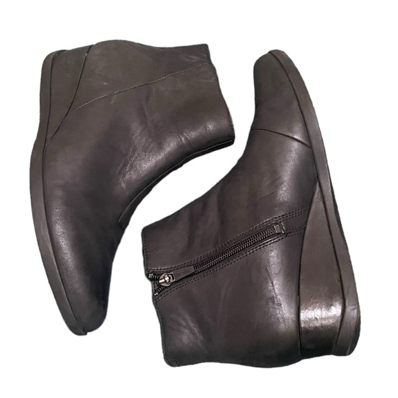 Dansko Serenity Waterproof Wedge Ankle Booties size 39 - Picture 3 of 8